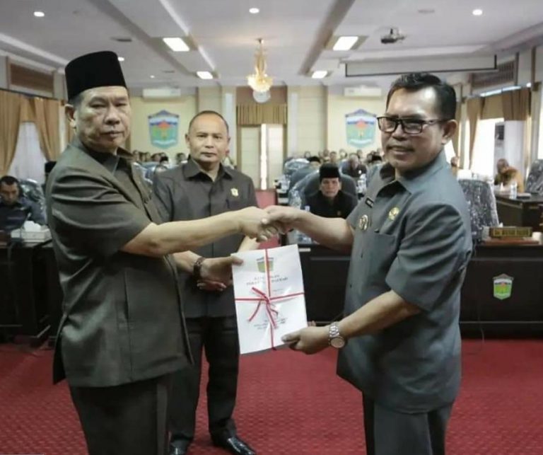 Wako Ahmadi Sampaikan Ranperda Pertanggungjawaban APBD TA 2021 Ke Dewan