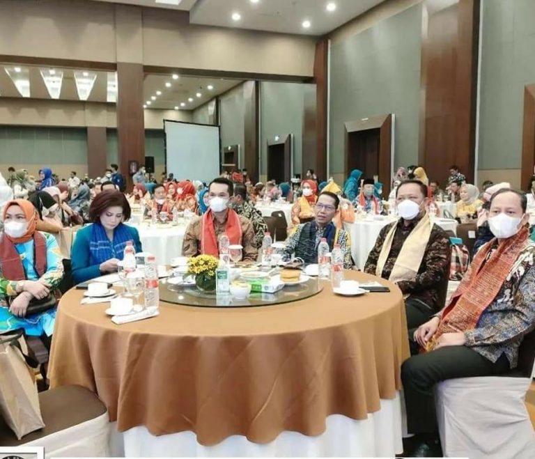 Wawako Antos Hadiri Dialog Generasi Bebas Stunting