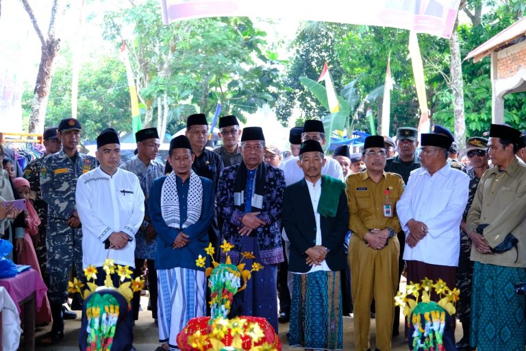 Wagub Sani Hadiri Pengajian Akbar di Ponpes Amanatul Ummah Rimbo Bujang