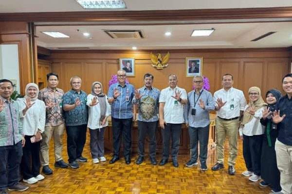 Bupati Kerinci Koordinasi Langsung dengan Sekjen KLHK Dorong Percepatan Pembangunan Jalan Renah Pemetik